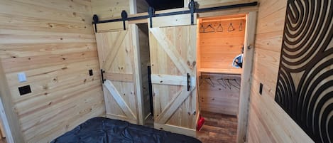 1 chambre, fer et planche à repasser, Wi-Fi, draps fournis