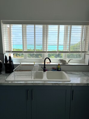 Interior - Sunny Flamingo - Quaint 3-bedroom home on a peaceful bay minutes frm Georgetown  (Michelson)