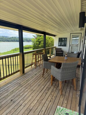 Outdoor dining - The River View at Esther’s (Vevay)