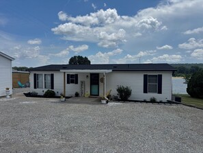 Exterior - The River View at Esther’s (Vevay)