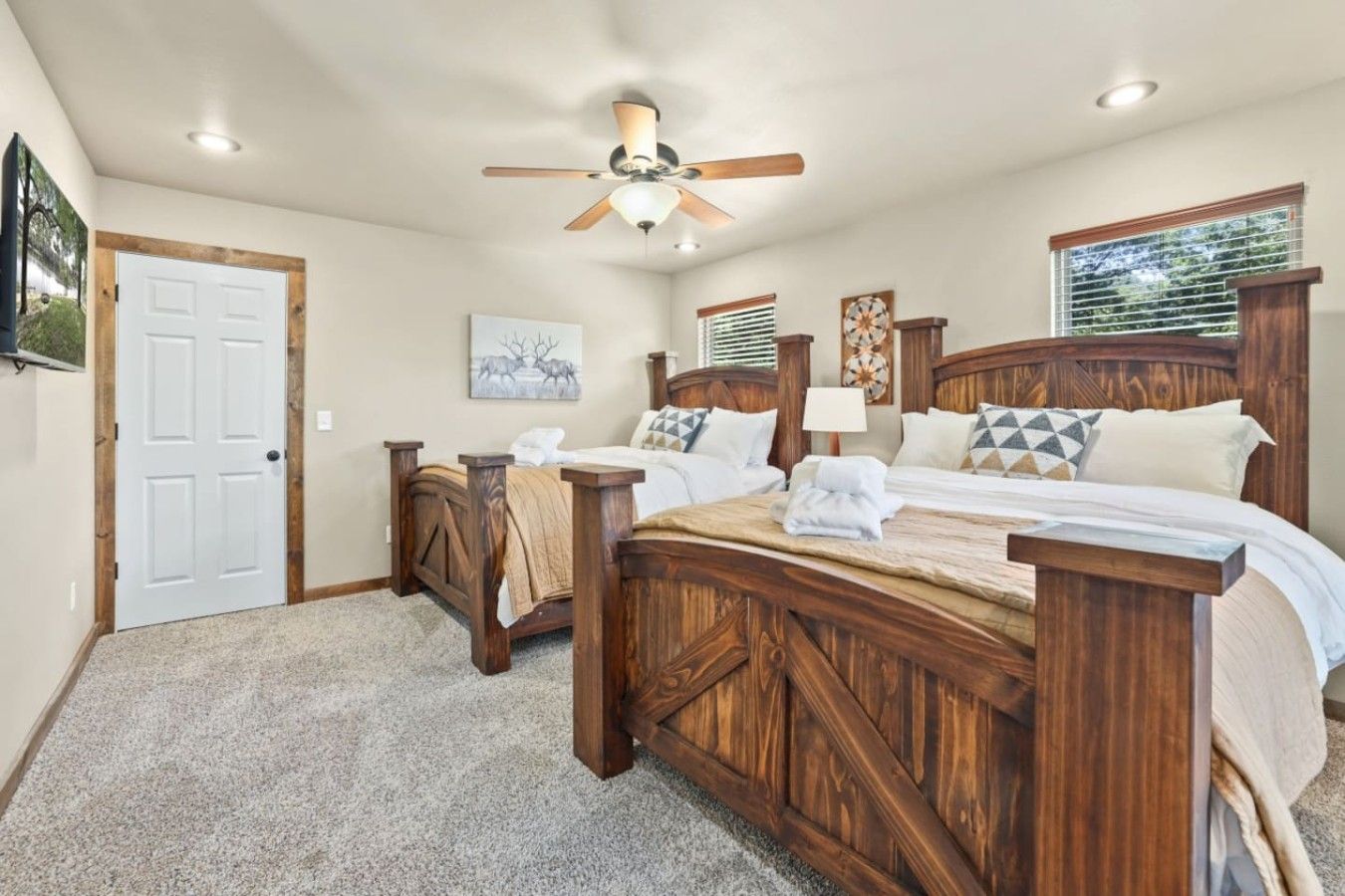 5 bedrooms, desk, iron/ironing board, WiFi