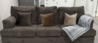 Modern 2BR Retreat | Cozy, Clean & Family-Friendly
