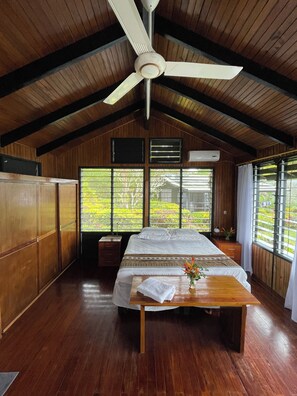 4 bedrooms, internet, bed sheets