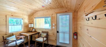 NEW Donnell Pond Cabin, free kayaks, hiking, fishing