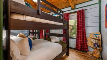 4 bedrooms, desk, iron/ironing board, travel crib