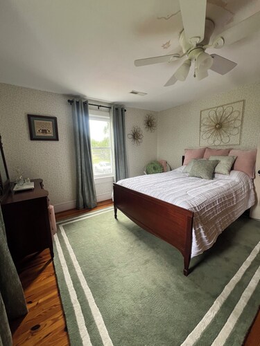 Choptank River waterfront 4 bed Farmhouse with camping on Eastern Shore Maryland
