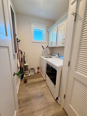 Interior - Salty Breeze, 5 bed/4.5 bath POOL (Surf Cithh)