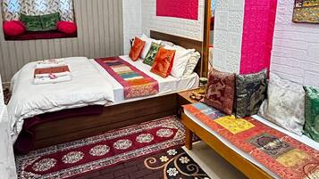 Deluxe Double Room, City View | Blackout drapes, WiFi (free)
