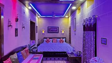 Deluxe Double Room, City View | Blackout drapes, WiFi (free)
