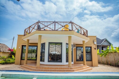 Villa 3 suites, piscine privée, plage à 7 min