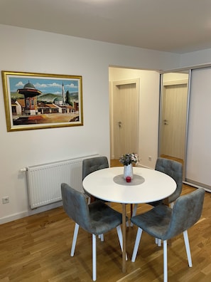 Dining - Vrbo Property (Ilidža)