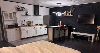 Cozy 1-Bedroom Bethany Studio at Stonecrest