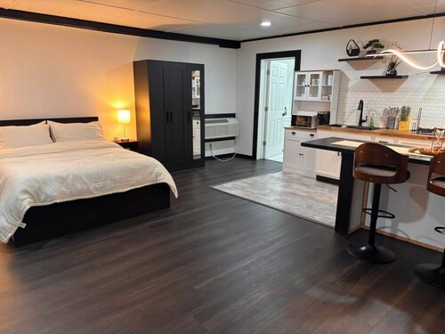 Cozy 1-Bedroom Bethany Studio at Stonecrest