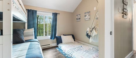 4 chambres, fer et planche à repasser, Wi-Fi, draps fournis