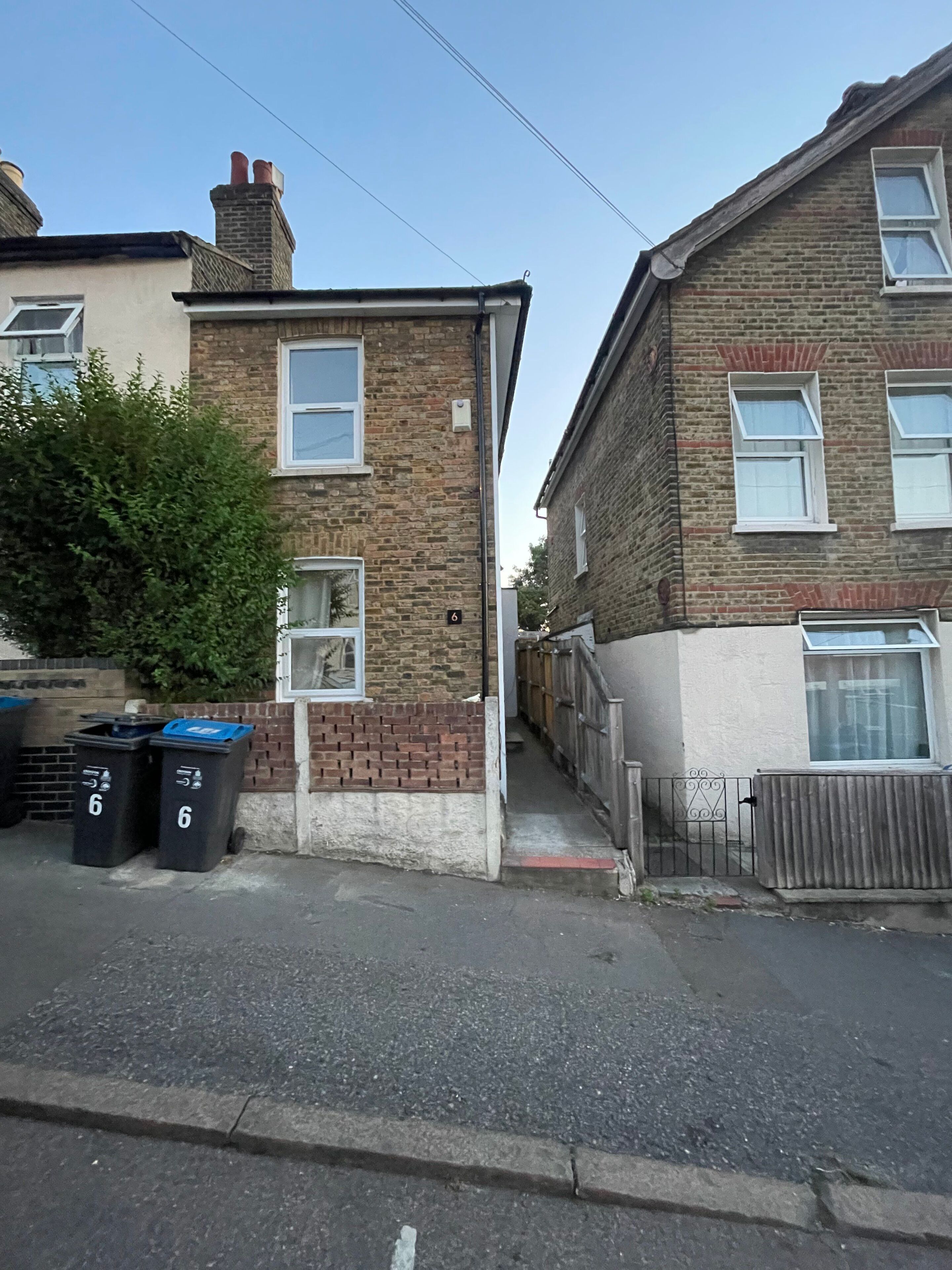 House, 2 Bedrooms | Exterior