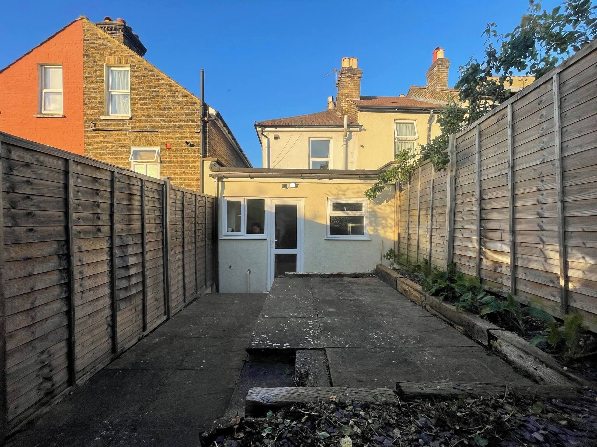 House, 2 Bedrooms | Balcony