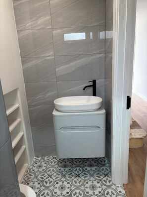 Shower, soap, toilet paper - Ivy Veil
A home away from home (Witham)