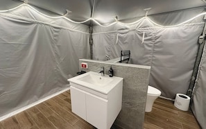 Tienda de campaña Deluxe, vista a la montaña | Baño