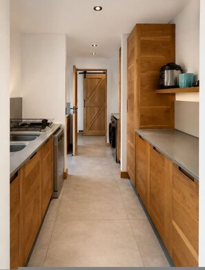House | 4 bilik tidur 