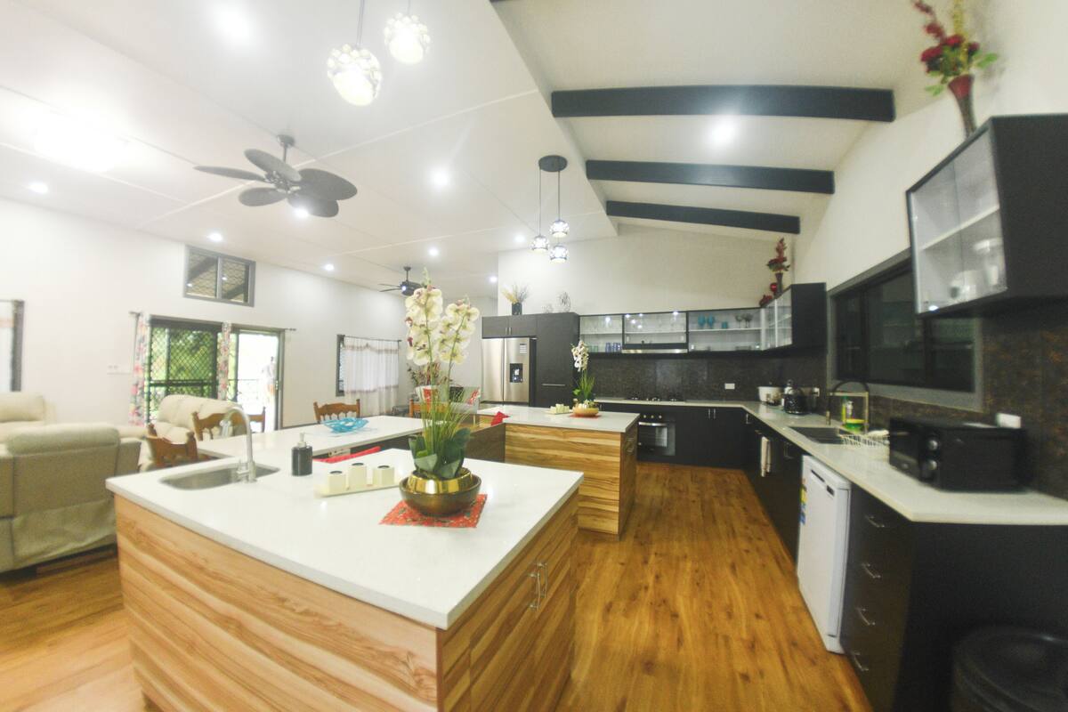 3 Bedroom Villa - Tropical Villa  | Iron/ironing board, bed sheets