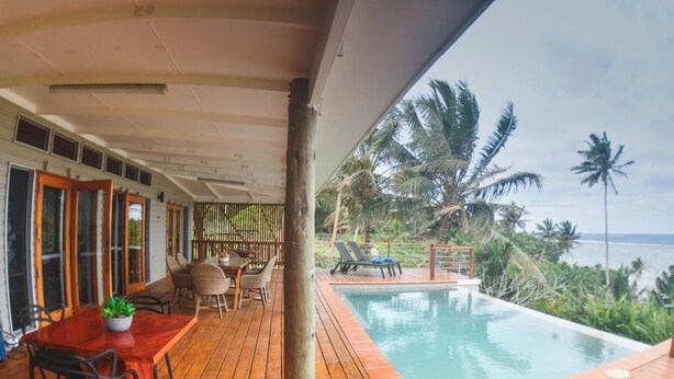 4 Bedroom Ocean View Villa with Pool | Bàn ủi/dụng cụ ủi quần áo, bộ trải giường 