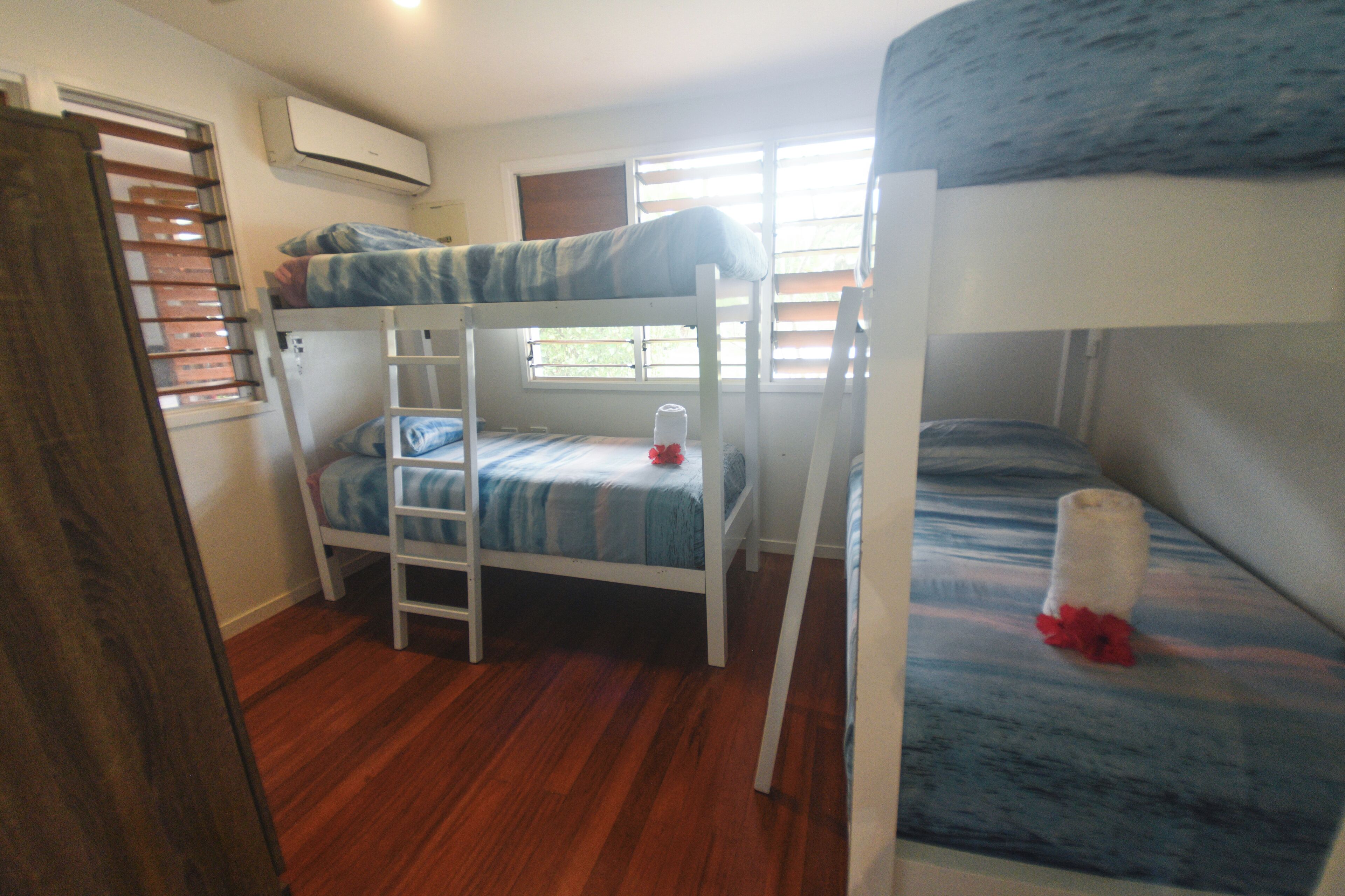 4 Bedroom Ocean View Villa with Pool | Tabla de planchar con plancha y ropa de cama