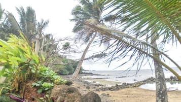 2 Bedroom Beachfront Villa with Pool | Beach
