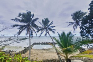 2 Bedroom Beachfront Villa with Pool | Beach - Tropical Island Breeze (Savusavu)