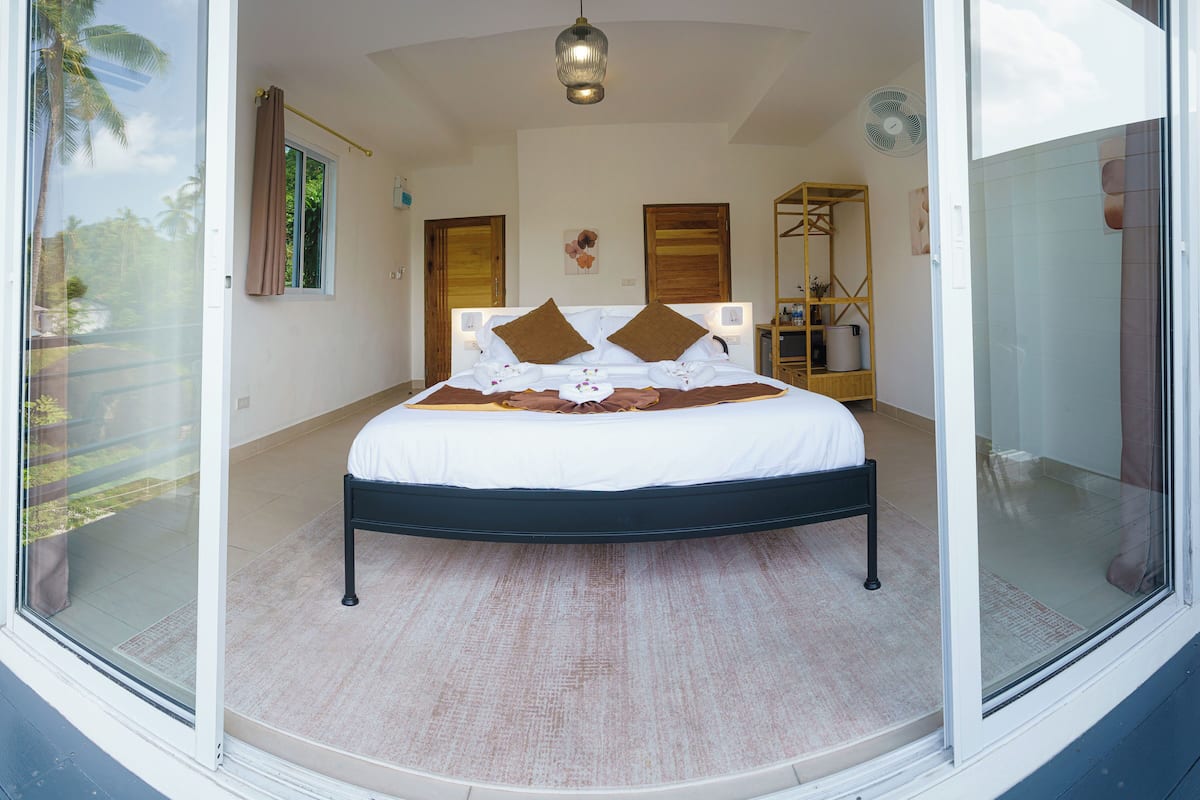 Doppelzimmer, Balkon | Zimmersafe, Verdunkelungsvorhänge, Bügeleisen/Bügelbrett