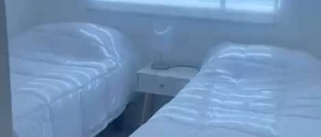 3 makuuhuonetta, ilmainen Wi-Fi, vuodevaatteet