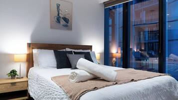 1 habitación, escritorio, tabla de planchar con plancha y wifi