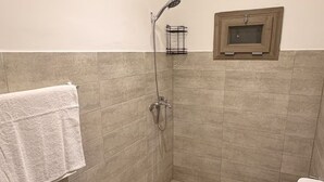 Shower, hair dryer, towels, soap - Villa Sylvester, Essaouira (Essaouira)