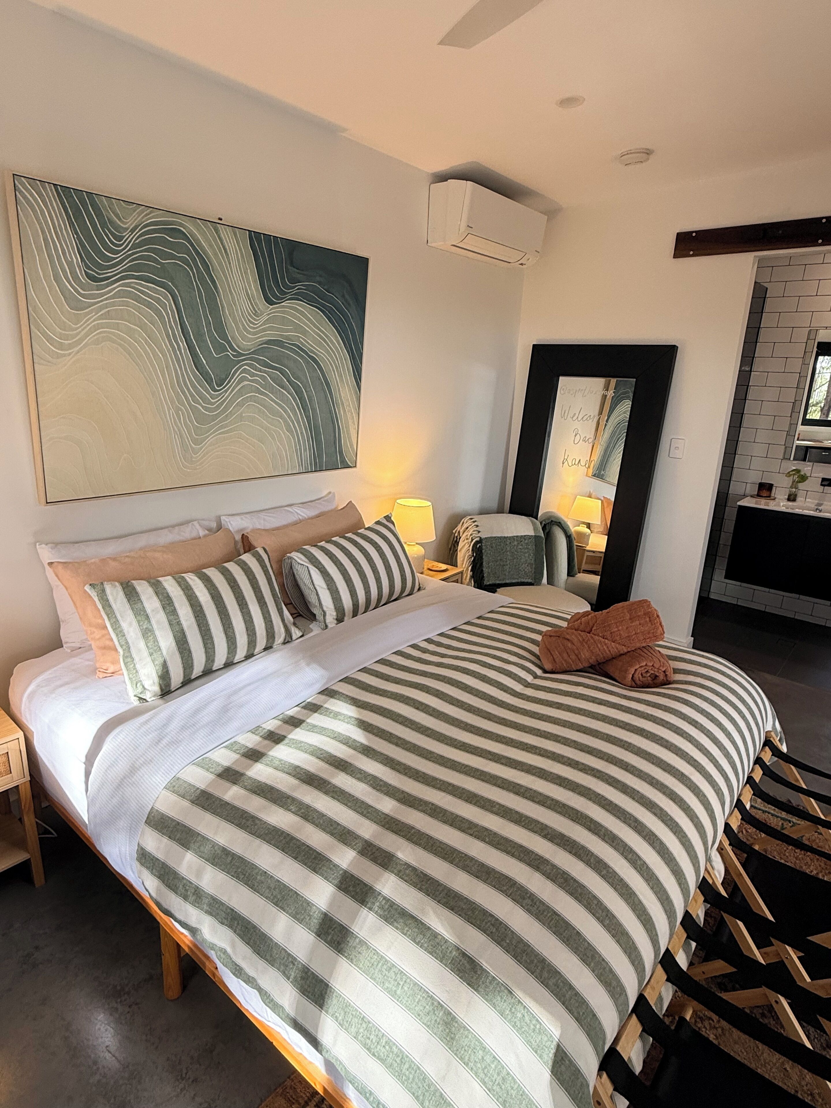 2 bedrooms, iron/ironing board, WiFi, bed sheets