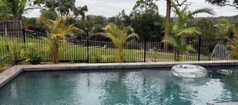 Luxury Guesthouse - 10 mins to Port