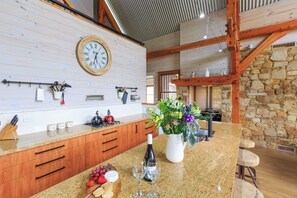 Private kitchen - Off Grid Folly - A Unique Eco Getaway Experience (Nungurner)