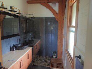 Bathroom - Off Grid Folly - A Unique Eco Getaway Experience (Nungurner)