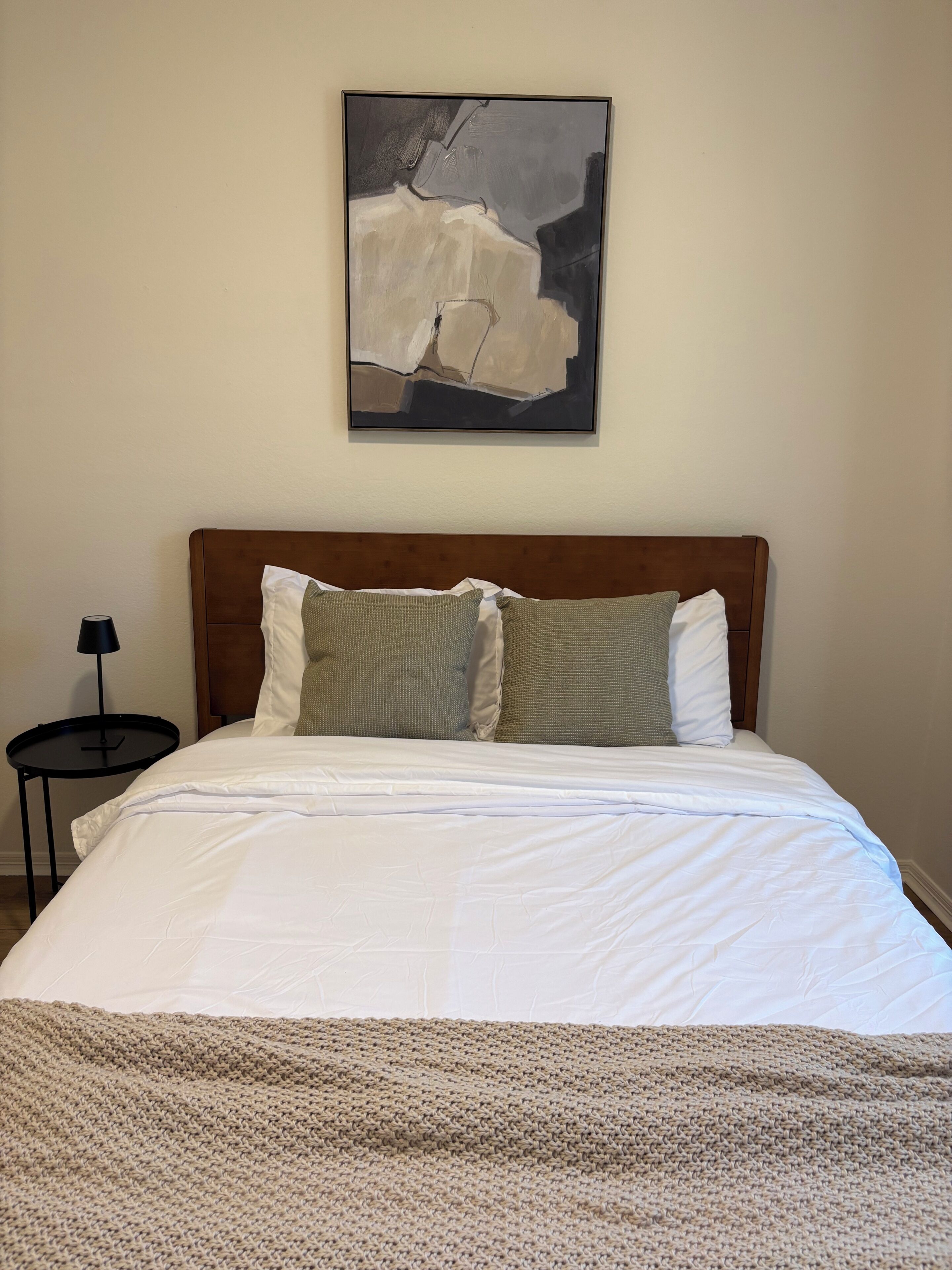 3 bedrooms, iron/ironing board, WiFi, bed sheets