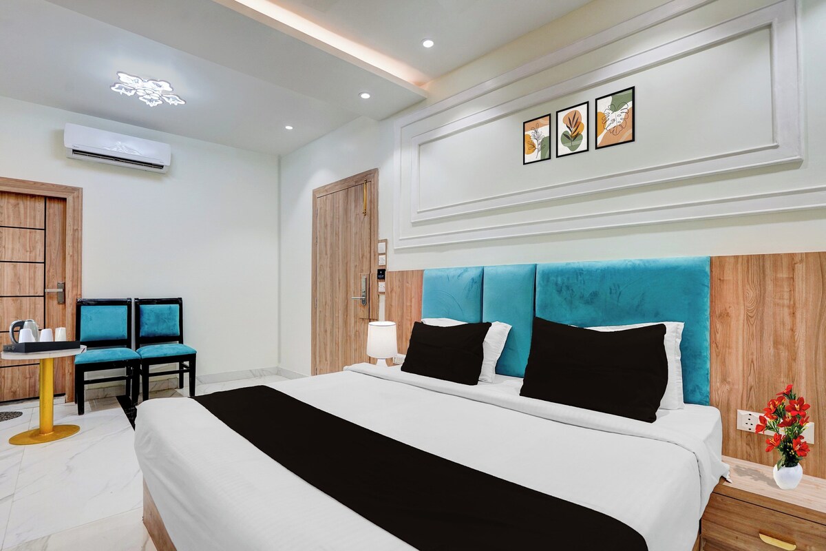 Escritorio, wifi gratis, ropa de cama