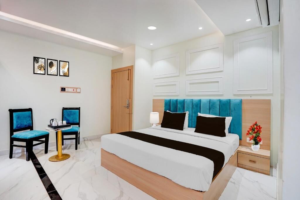 Escritorio, wifi gratis y ropa de cama 