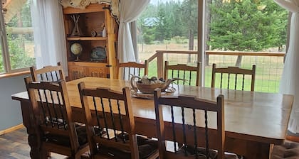 Upper Main Cabin is a 4-bedroom cabin in tranquil Loon Lake