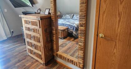 Upper Main Cabin is a 4-bedroom cabin in tranquil Loon Lake
