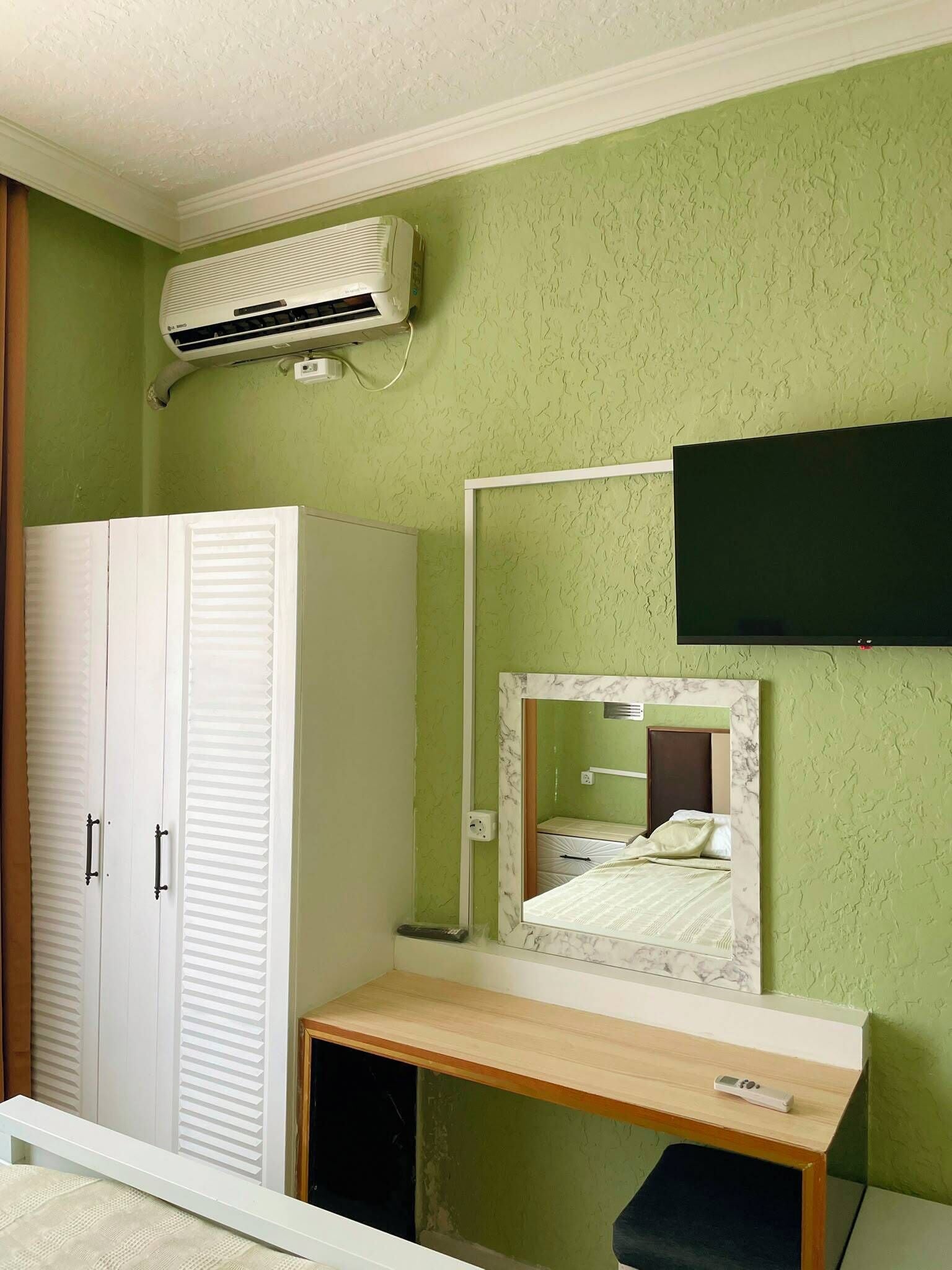 Quadruple Room | Laptop workspace, blackout drapes, soundproofing