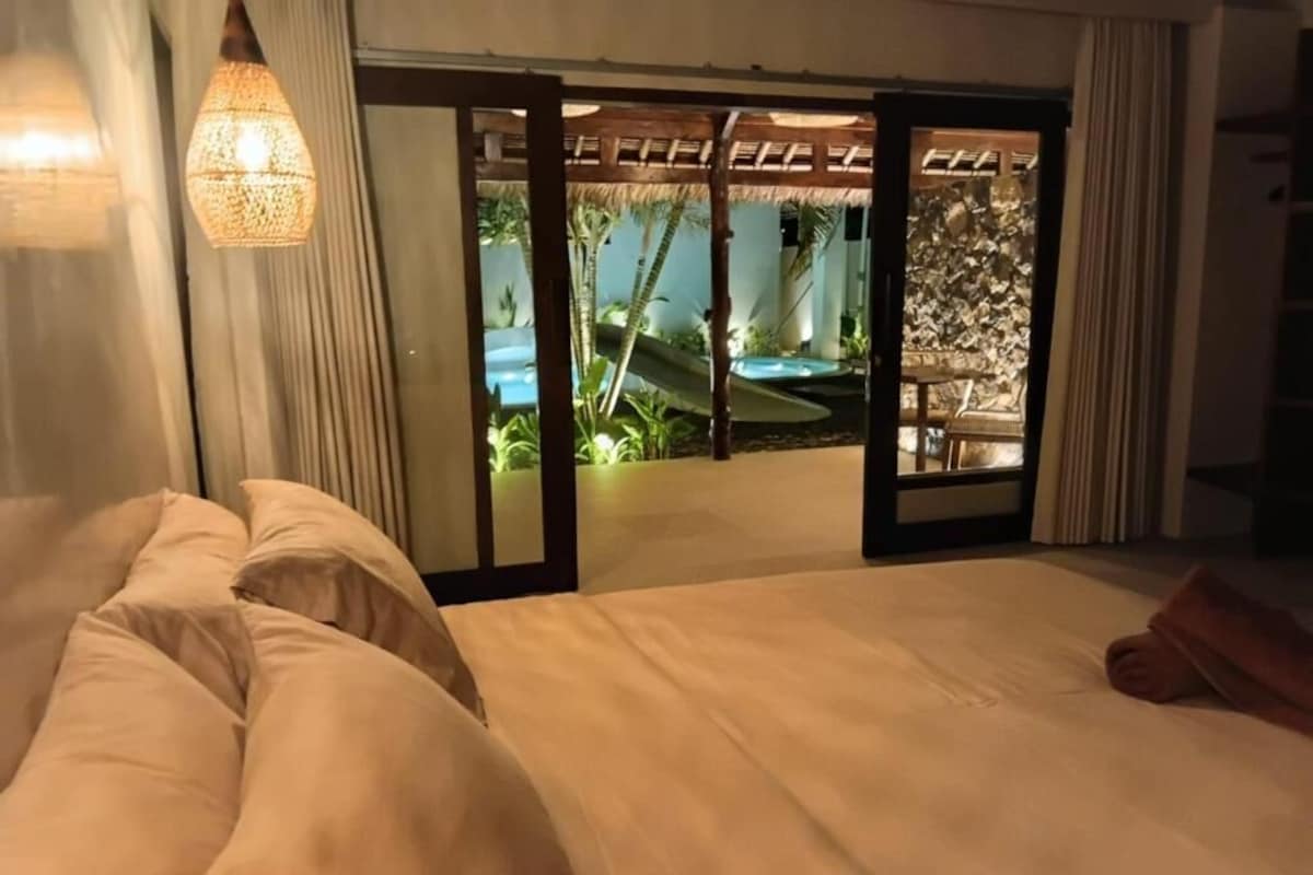 In-room safe, desk, laptop workspace, blackout curtains
