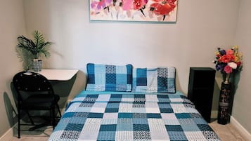1 bedroom, WiFi, bed sheets