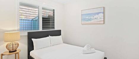 2 habitaciones, tabla de planchar con plancha y wifi