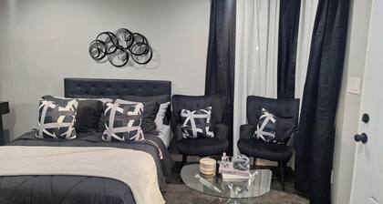 Tremendous studio with AC in friendly Azusa neighborhood