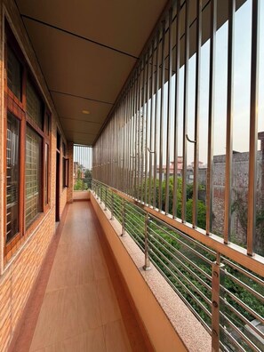 Balcony - Rameshawram Sukoon Mansion (Varanasi)