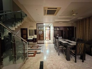 Dining - Rameshawram Sukoon Mansion (Varanasi)