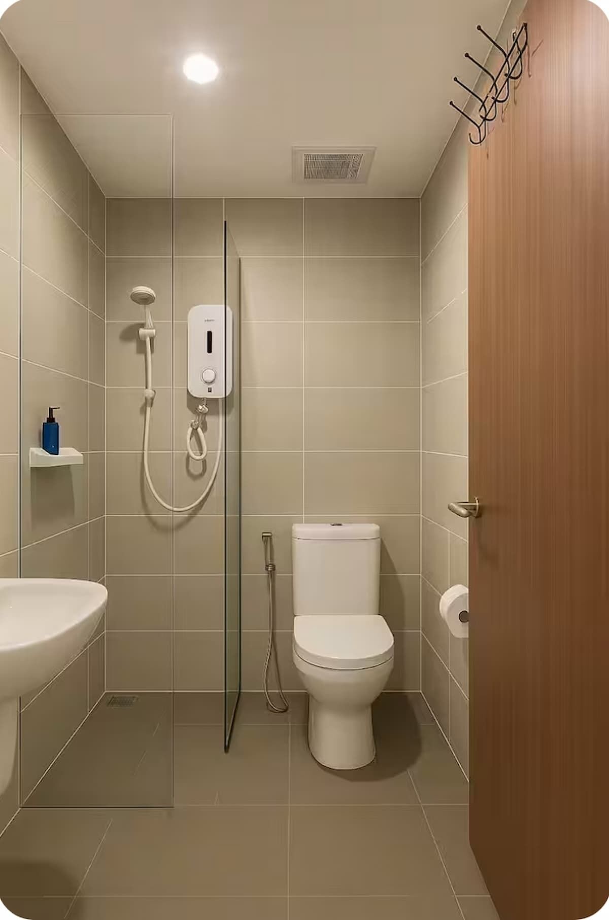 Studio, 1 Queen Bed | Bathroom