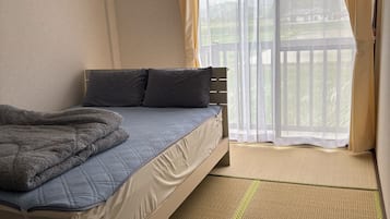Basic Apartment, Garden View